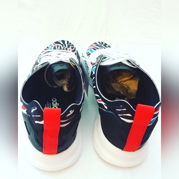 NIB Pair of Womens Adidas Originals "ZX Flux Smooth W" Sneakers - US Size 7 - Picture 3 of 10